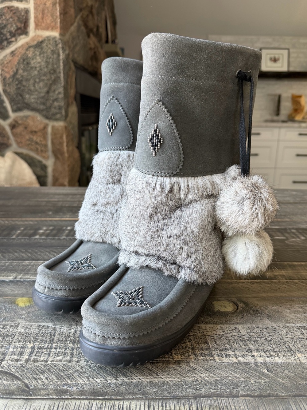 Manitobah Mukluks Waterproof Snowy Owl